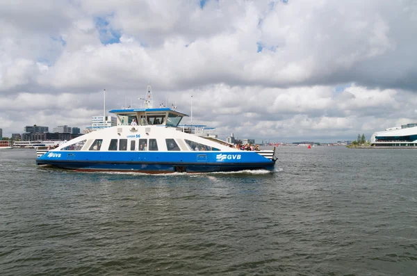 Ferry boat in amsterdam — Stock Photo, Image