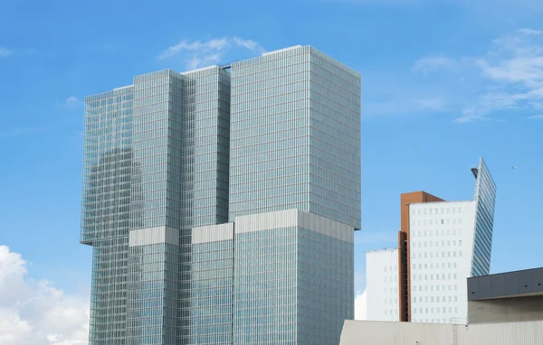 Edificio de oficinas moderno —  Fotos de Stock