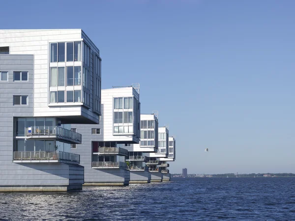 Apartments at lake — Stock Photo, Image