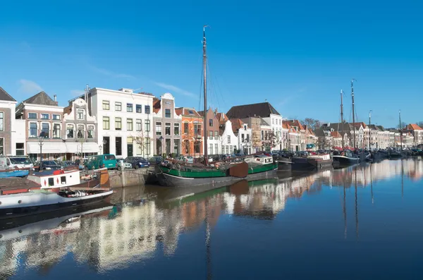 Kanalen i zwolle, Nederländerna — Stockfoto