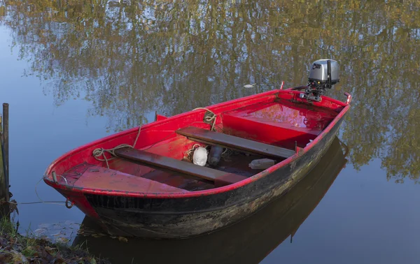 Rotes Motorboot — Stockfoto