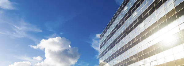 Bâtiment de bureaux en verre — Photo