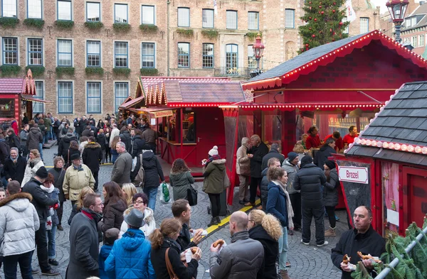 Mercado de natal em Dusseldorf, Alemania — Fotografia de Stock