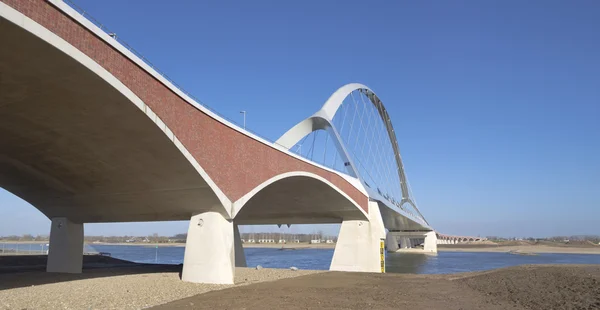 Nouveau pont voûte — Photo