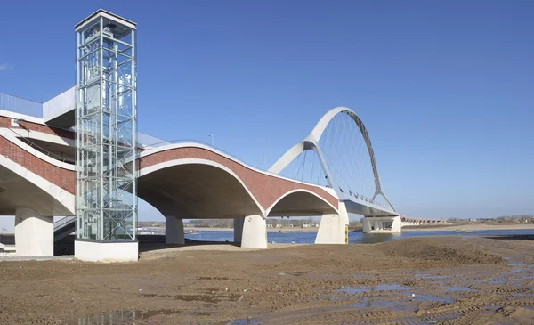 New arch bridge — Stock Photo, Image