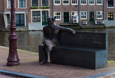 statue in amsterdam clipart