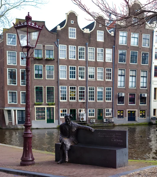 Estatua en Amsterdam —  Fotos de Stock