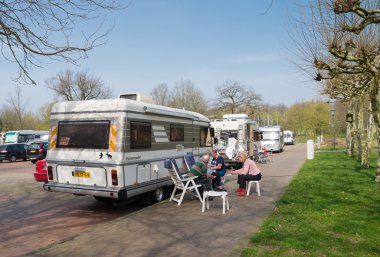 RV, piknik alanı