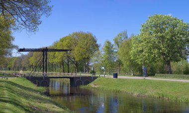 eski bir asma köprü