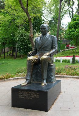 Atatürk Heykeli