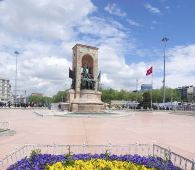 istanbul'da taksim Meydanı'nda heykeli