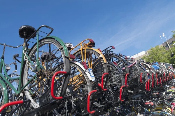 Párkoviště pro bicykly — Stock fotografie