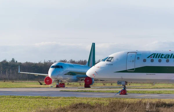 Enschede Nederländerna December 2021 Embraer 175 Tvåmotoriga Jetflygplan Twente Flygplats — Stockfoto