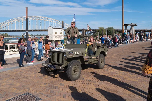 纽金根 2019年9月22日 举行阅兵式 让他们继续前行 这是一个维护军用车辆的基金会 其目的是让第二次世界大战的记忆永存 — 图库照片