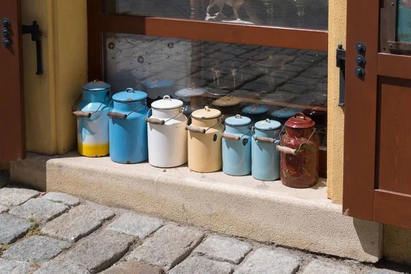 Metal Cans Several Colors Sale Front Store Bratislava Slovakia — Stock Photo, Image