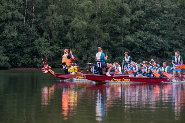 Oldenzaal Niederlande September 2022 Drachenbootrennen Für Wohltätige Zwecke Ein Drachenboot — Stockfoto