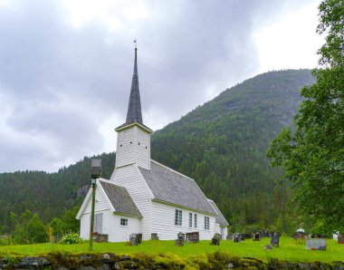 Tipik ahşap Norveç kilisesi.