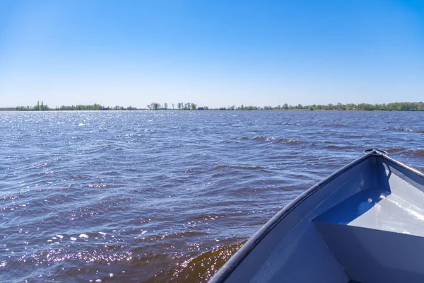 Лук Гребной Лодки Спокойном Озере — стоковое фото