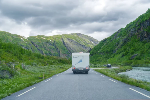 Krossbu Noruega Julio 2022 Vehículo Recreativo Una Hermosa Carretera Turística — Foto de Stock