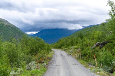 Galdesanden, Norveç 'teki Boverdal Kilisesi. 1864 'te sekizgen bir tasarımla inşa edilmiş ve 125 kişilik bir koltuğu var..