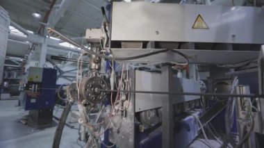 Kablo yalıtımı, fabrikada kablo yalıtımı. Kablo İzolasyon Makinesi