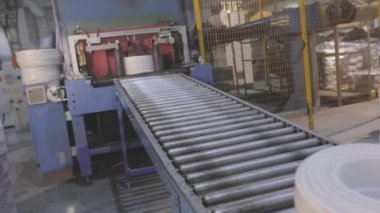 Biten kablo ürünleri kablo üretiminin son aşaması olan konveyör hattını terk ediyor