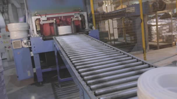 Finished cable products leaves the conveyor line, the final stage of cable production — Stock Video