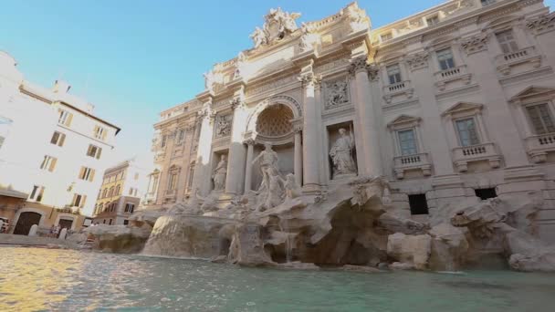 Monumentos históricos Fontana de Trevi Italia, Roma, Fontana de Trevi en cámara lenta — Vídeo de stock