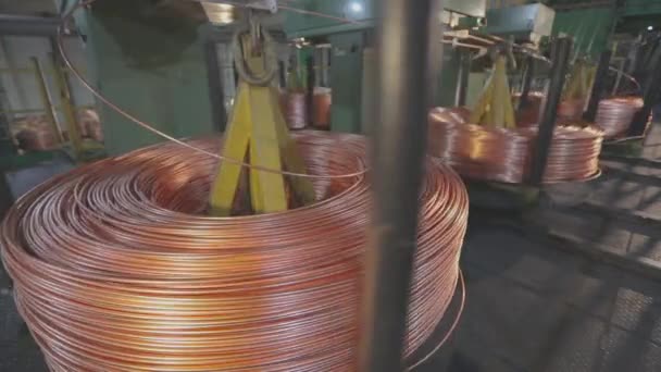 Rotação de bobina de cabo de cobre, processo de fabricação de cabos de cobre — Vídeo de Stock