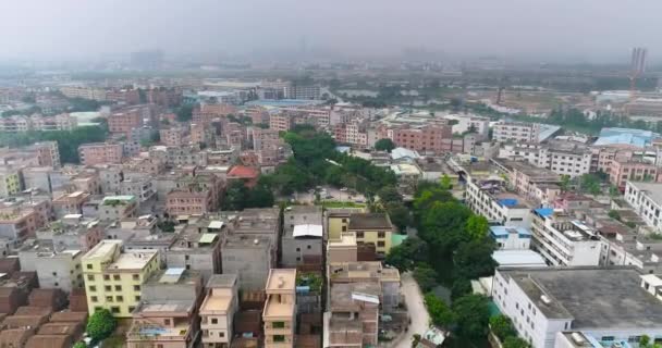 Volando sobre la pobre región china. Barrios en China. Zona pobre de la ciudad asiática — Vídeo de stock