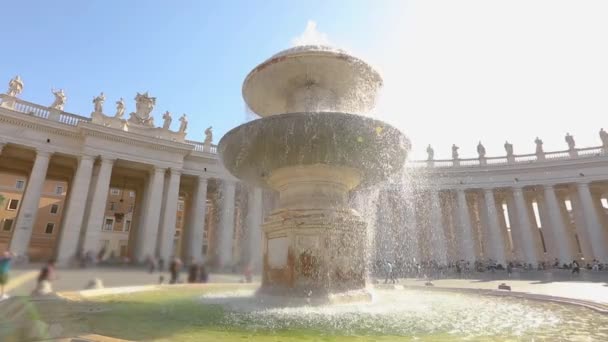 St. Peters Square Generalplan allgemeine Ebene. Auf dem Petersplatz gehen viele Menschen spazieren. Italien, Rom, — Stockvideo