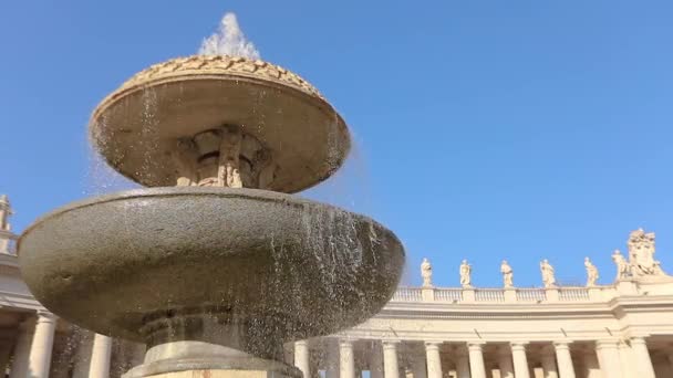 Slow Motion fontän på St Peters Square. St. Peters Square. Italien, Rom — Stockvideo