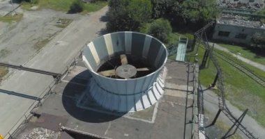 İnsansız hava aracından soğutma kulesi. Endüstriyel soğutma kuleleri. Islak soğutma kuleleri. Buharlaştırıcı soğutma kuleleri