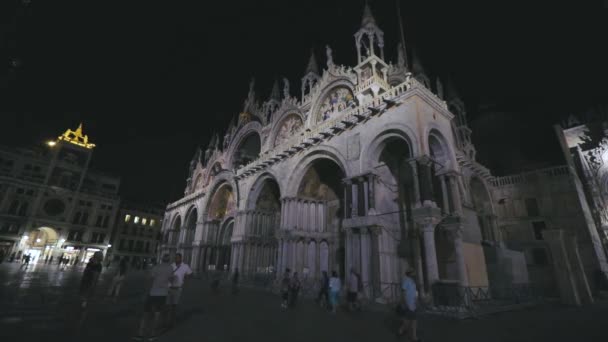Gece San Marco Meydanı 'nda mimarlık, gece San Marco Meydanı, Venedik, San Marco Meydanı' nın dışı. — Stok video