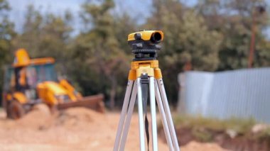 Profesyonel toplam kanal. İnşaat malzemeleri. İnşaat sahasında coğrafya dersi