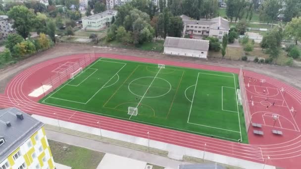 Stade de football. Nouveau stade de football vue sur drone — Video