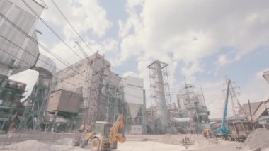 O zamanlar özel ekipmanlar inşaat alanında tur atıyormuş. Zaman atlamalı atölye çalışması. Fabrika inşa süreci