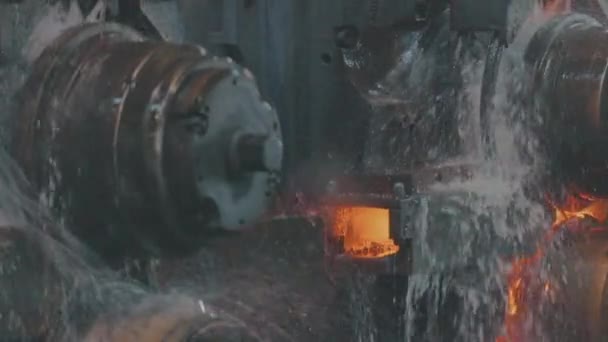 Metal production process in a metallurgical factory. Red hot metal in a modern factory. Modern metallurgical factory — Stock Video