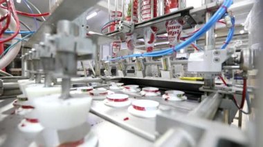 Dondurma üretimi. Otomatik dondurma üretimi. Otomatik dondurma üretim hattı