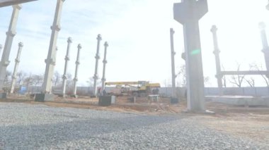 Boş inşaat alanı. Modern inşaat alanı. Modern bina