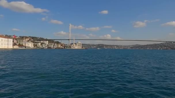 Bosofry híd. Felfüggesztő híd a Boszporuszon át. Bosphorus, Törökország. A Boszporusz panorámája — Stock videók