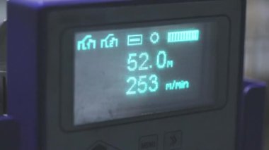 Modern bir makinenin kontrol paneli. CNC makine monitörü ekranı. Modern CNC panel makinesi. Modern cnc makinesi