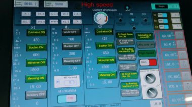 Modern bir makinenin kontrol paneli. CNC makine monitörü ekranı. Modern CNC panel makinesi. Modern cnc makinesi