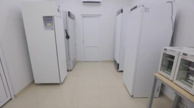 Modern laboratuvar. Modern tıp laboratuarı. Modern tıp laboratuarının içi