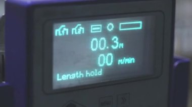 Modern bir makinenin kontrol paneli. CNC makine monitörü ekranı. Modern CNC panel makinesi. Modern cnc makinesi