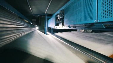 Sintepon üretim fabrikası. Syntepon üretim süreci. Sintepon yapımı.