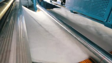 Sintepon üretim fabrikası. Syntepon üretim süreci. Sintepon yapımı.