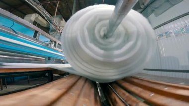 Sintepon üretim fabrikası. Syntepon üretim süreci. Sintepon yapımı.