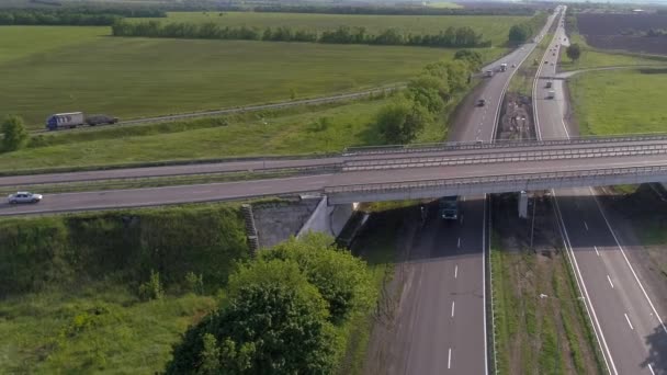 Échange Transport Sur Autoroute Grande Route Avec Vue Sur Les — Video