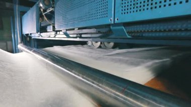 Sintepon yapımı. Sintepon üretim fabrikası. Syntepon üretim süreci.